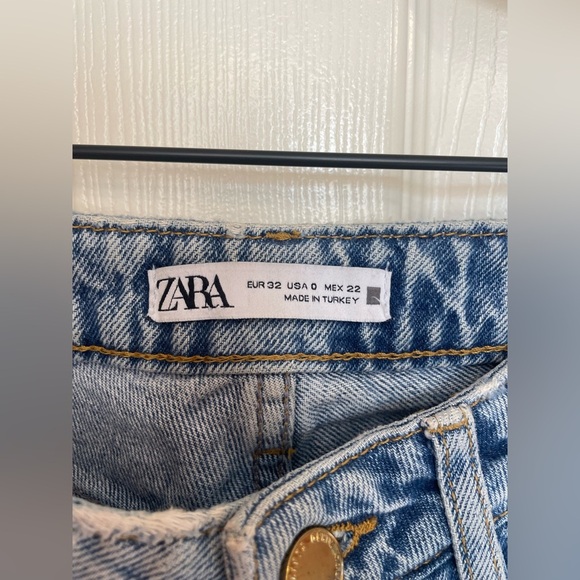 Zara High Rise Raw Hem Jeans - Picture 2 of 4